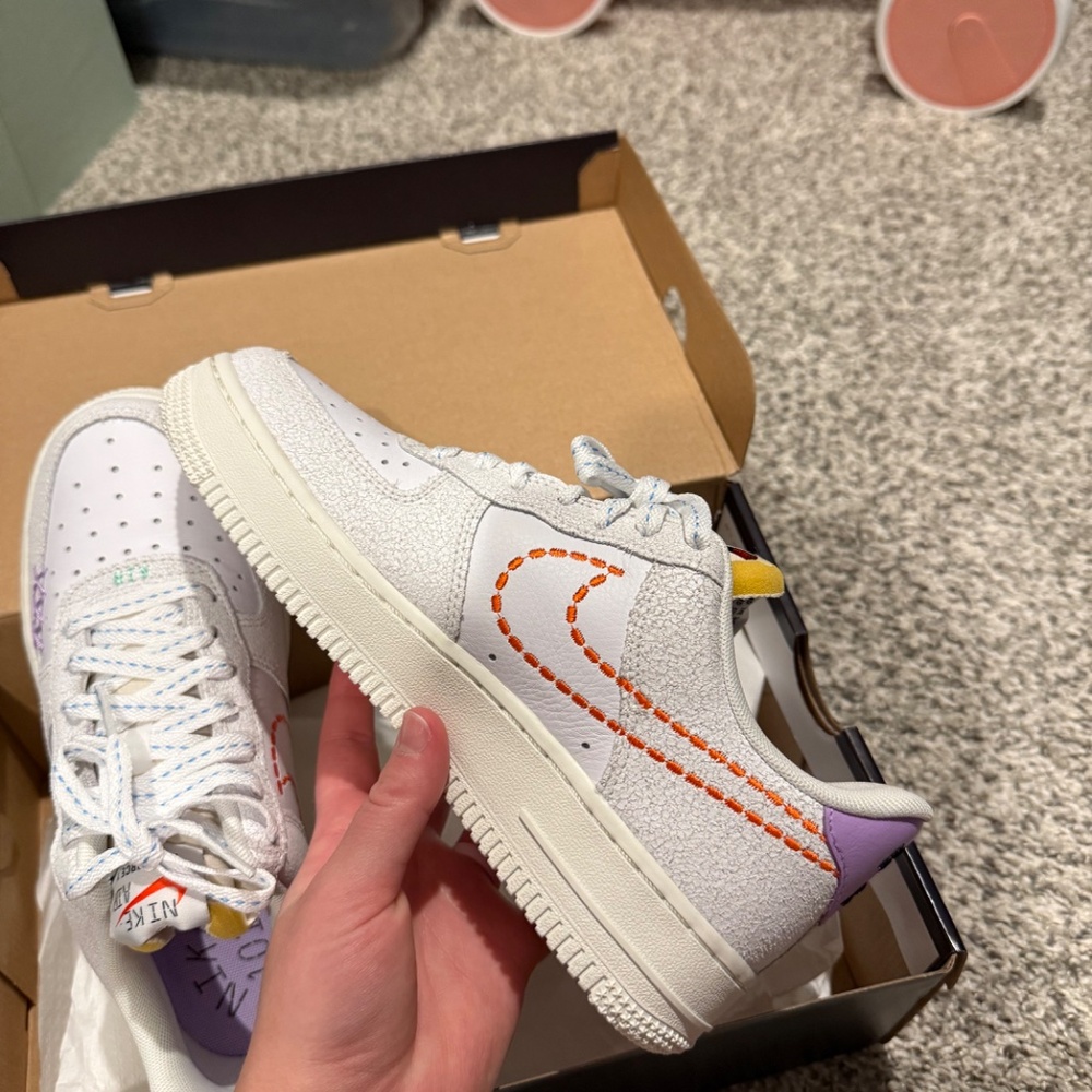 Nike Air Force 1 - Picture 6 of 8